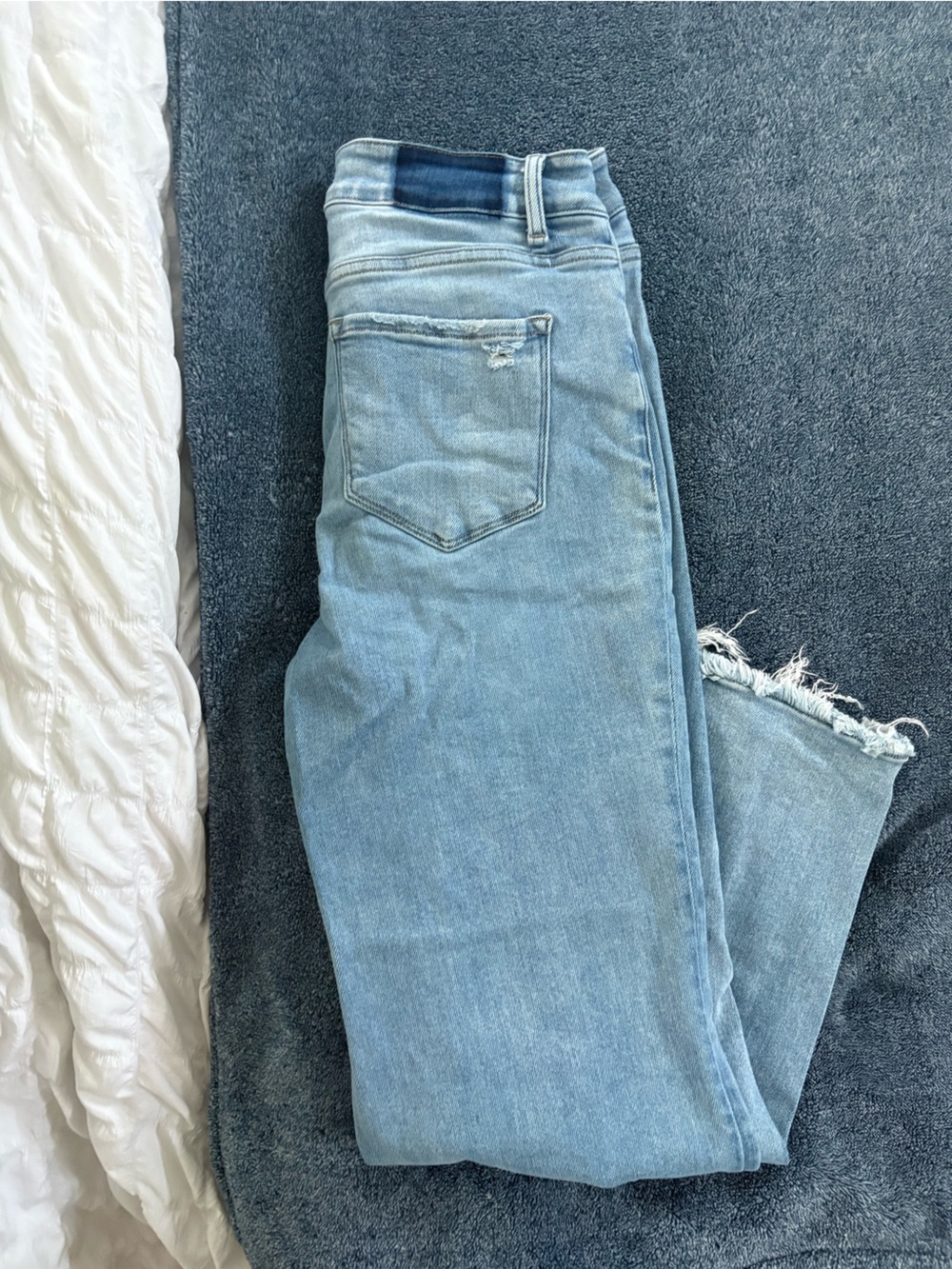 ARULA High Waisted Light Wash Denim - Crop Frayed Hem - Picture 3 of 6